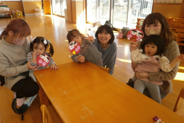 親子教室にこにこルーム1歳児クラス、1月の様子をお知らせします