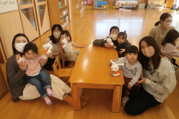 親子教室にこにこルーム1歳児クラス、1月の様子をお知らせします