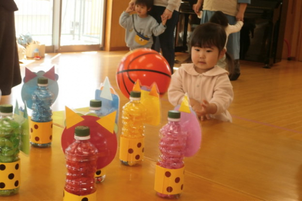 親子教室にこにこルーム1歳児クラス、1月の様子をお知らせします