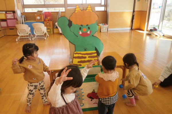 親子教室にこにこルーム1歳児クラス、1月の様子をお知らせします