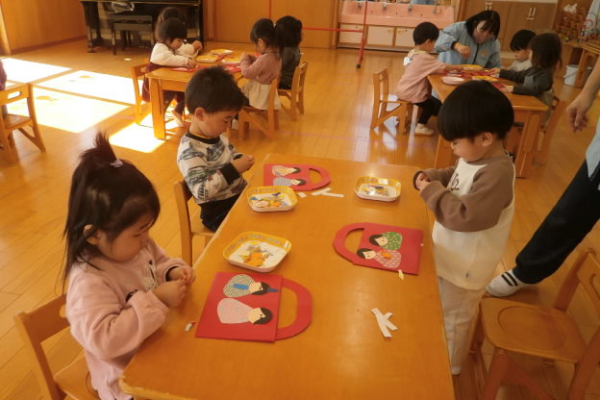 親子教室にこにこルーム2歳児クラス2月の様子をお知らせします