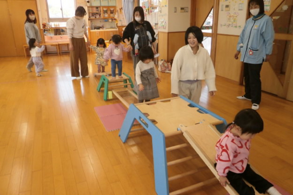 親子教室にこにこルーム1歳児クラス2月の様子をお知らせします