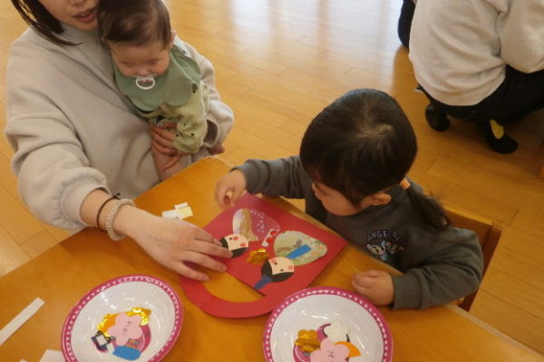 親子教室にこにこルーム1歳児クラス2月の様子をお知らせします