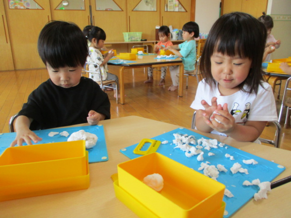 楽しい粘土遊び♪