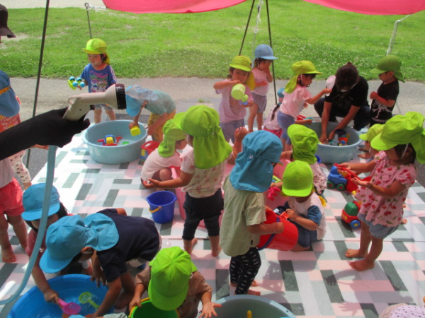 水遊び！楽しいよ！