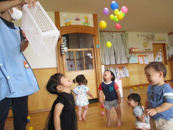 お部屋で楽しいボール遊び！