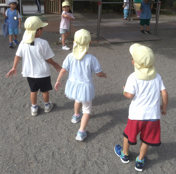 おともだちとなかよし！！