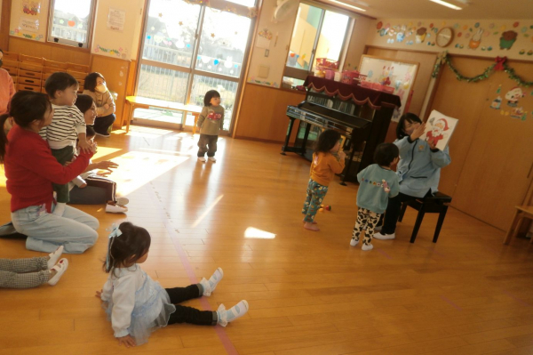 令和7年度親子教室にこにこルーム12月の様子をお知らせします