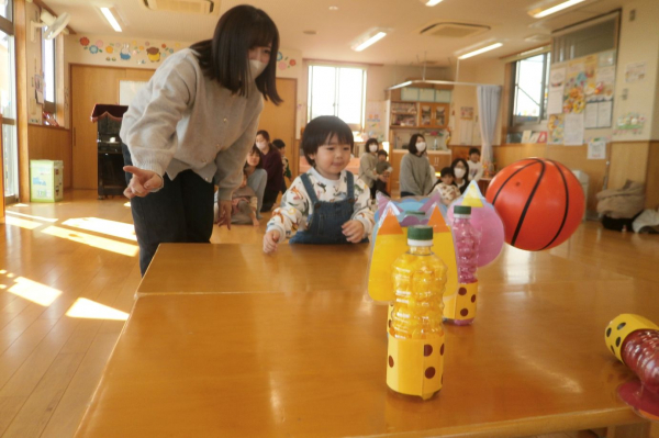 令和7年度 親子教室にこにこルーム1歳児クラス1月の様子をお知らせします